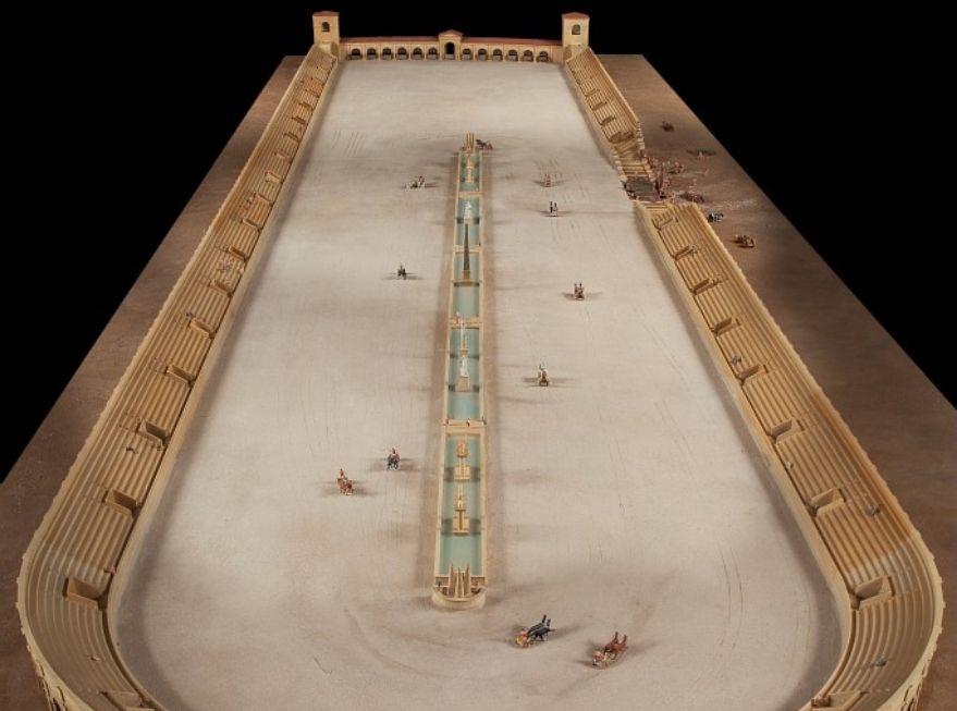 Maquette du cirque romain d’Arles, MDAA © Rémi Bénali