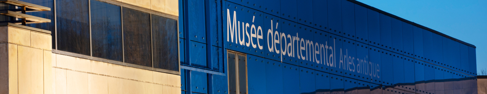 Façade musée départemental Arles antique