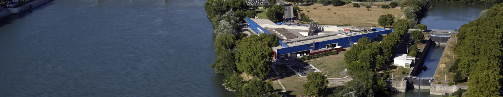 Musée départemental Arles antique vue aérienne avec le Rhône