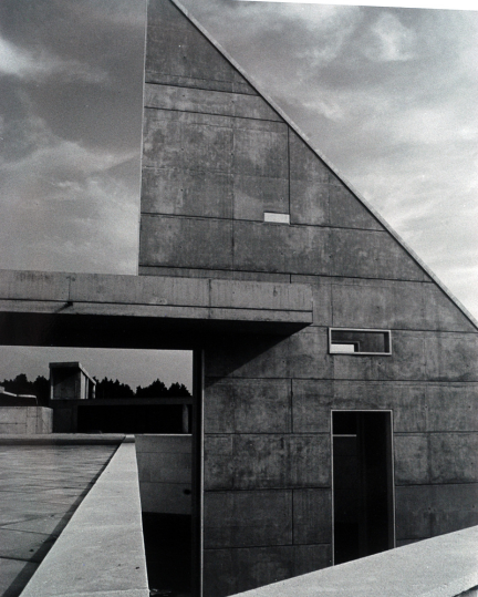 Façade architecturale du musée