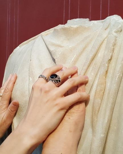 Visite tactile au musée départemental Arles antique