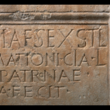 Stèle funéraire de Turrania Philematio et de Chia