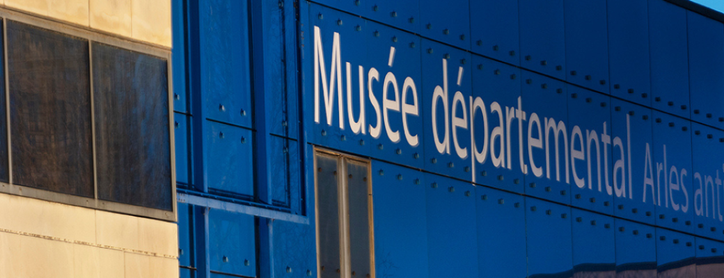 Façade musée départemental Arles antique