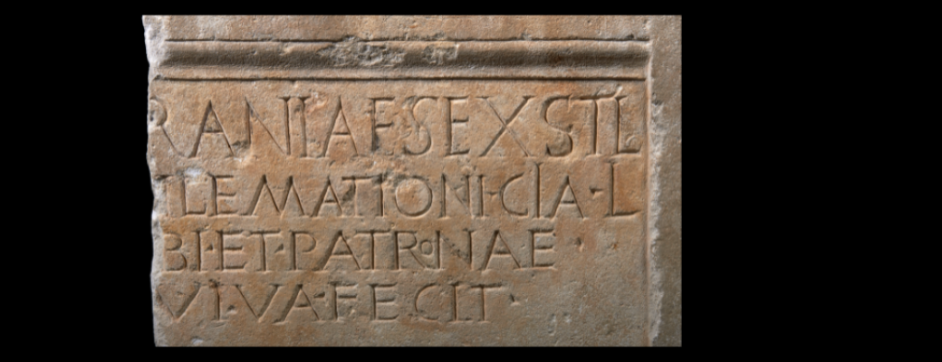Stèle funéraire de Turrania Philematio et de Chia